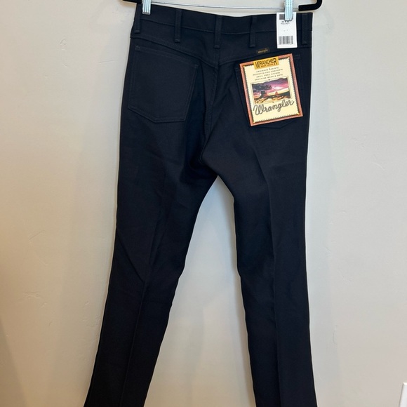 Men’s 82NV / Navy Wrangler Wrancher Dress Jean, 33x32 - Picture 4 of 5